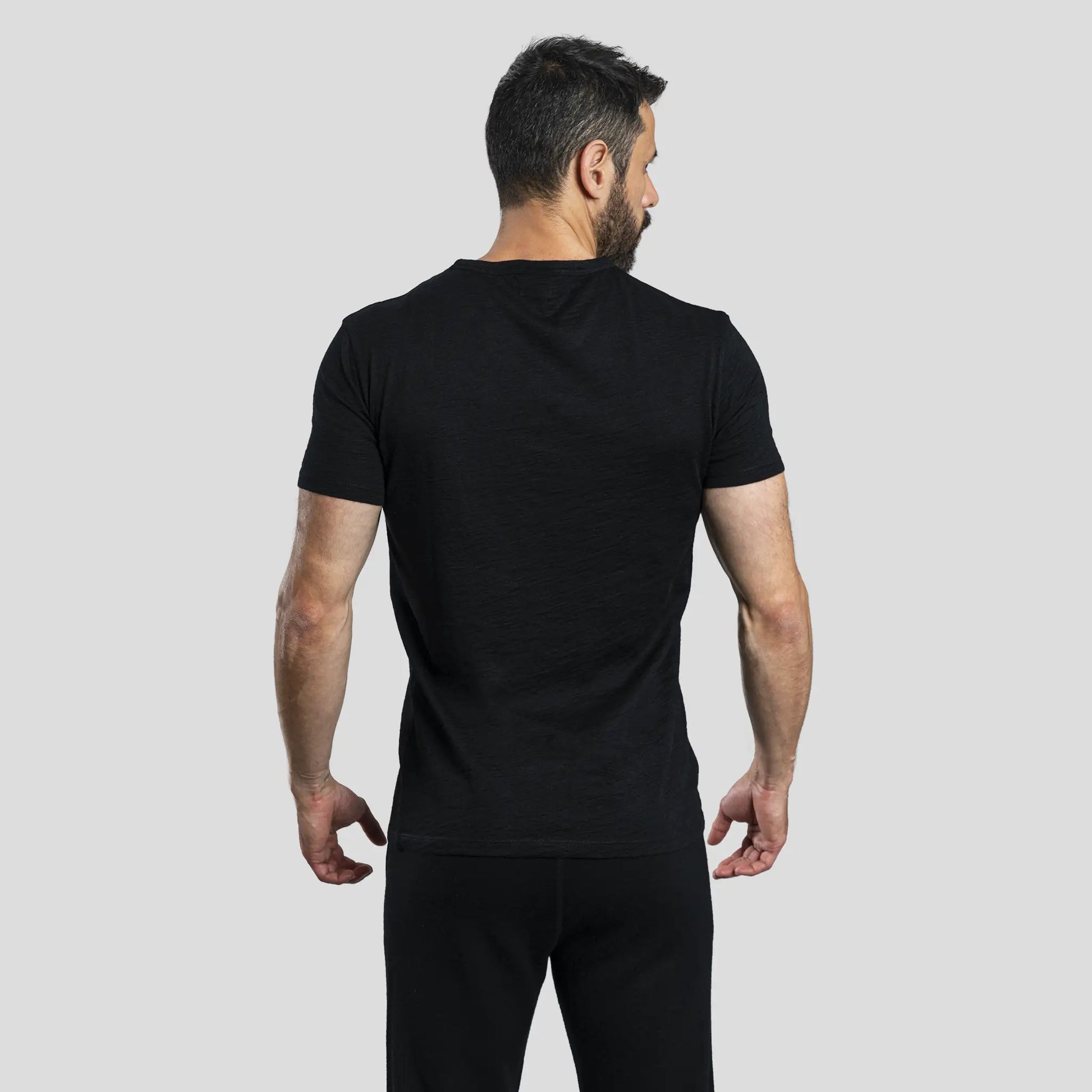 Men's Alpaca Wool T-Shirt: 160 Ultralight V-Neck color Black